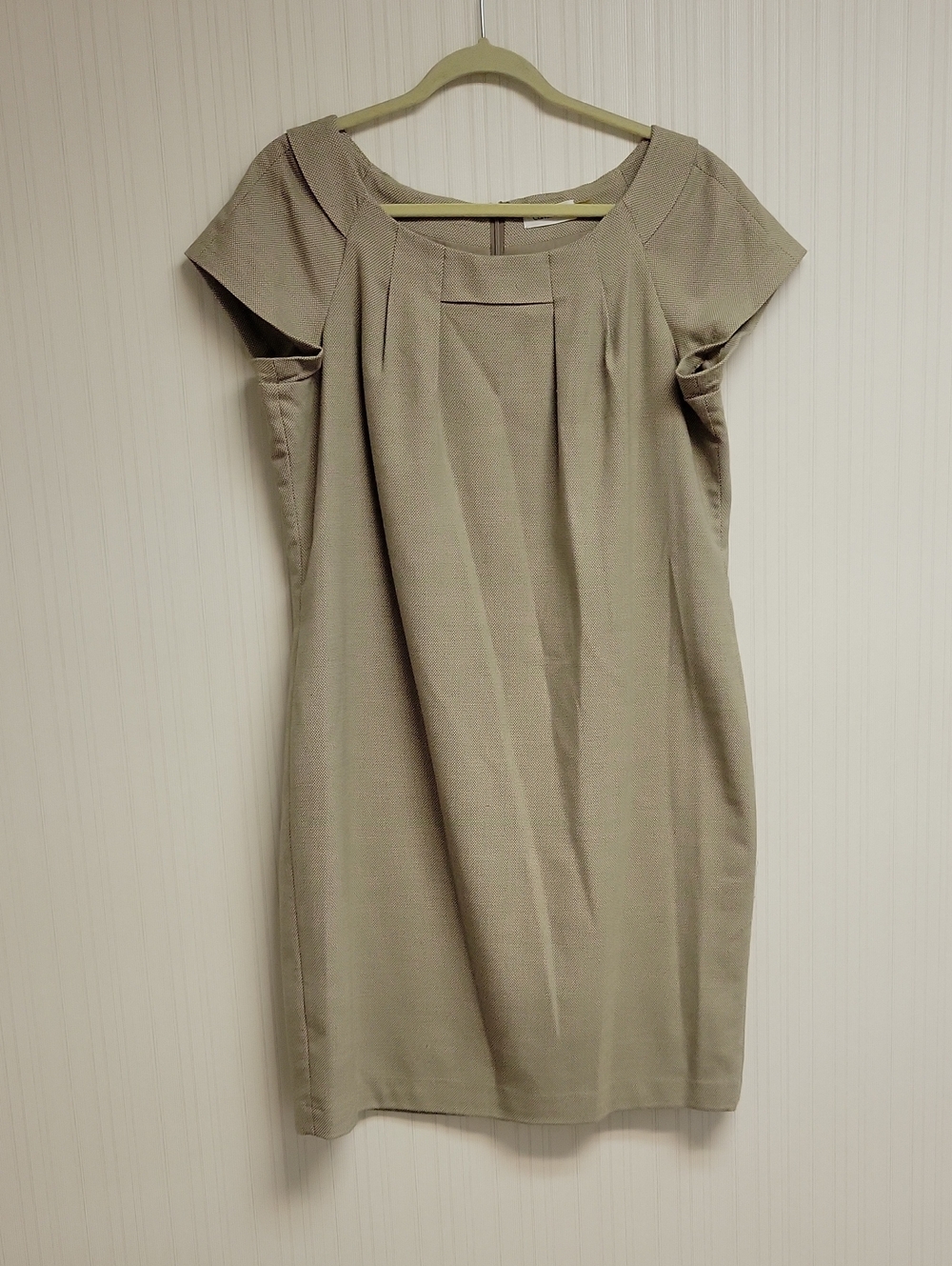 Calvin Klein Taupe Cap-Sleeve Pleat Shift Dress Sz 12. Office Business Church
